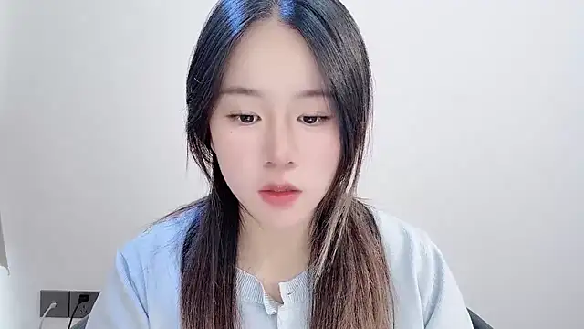 chloe-01 online show from 11/26/25, 03:28