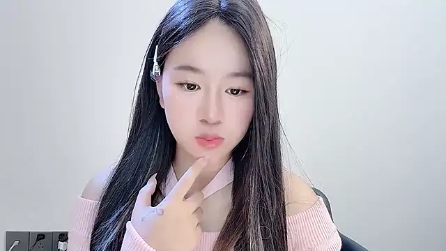 chloe-01 online show from 12/05/25, 03:49