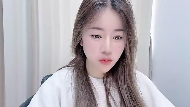 chloe-01 online show from 01/14/25, 04:25