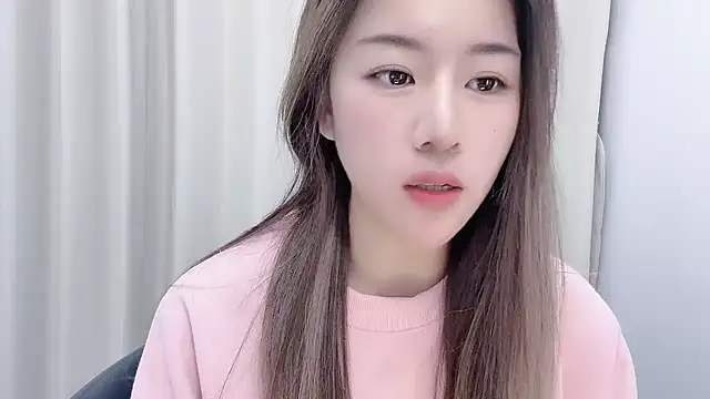 chloe-01 online show from 12/05/24, 03:23