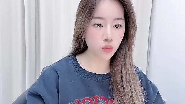 chloe-01 online show from 01/16/25, 12:42