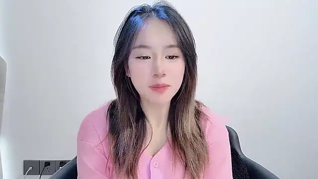 chloe-01 online show from 12/02/25, 03:41