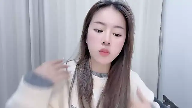 chloe-01 online show from 01/21/25, 12:18