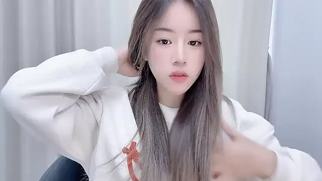 chloe-01 online show from 12/07/24, 04:37