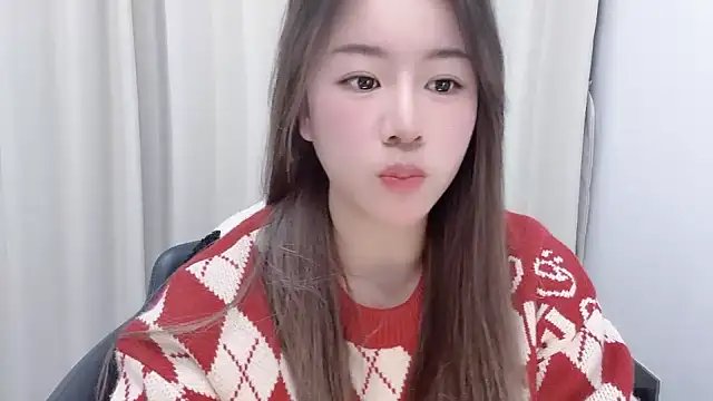 chloe-01 online show from 12/25/24, 12:58