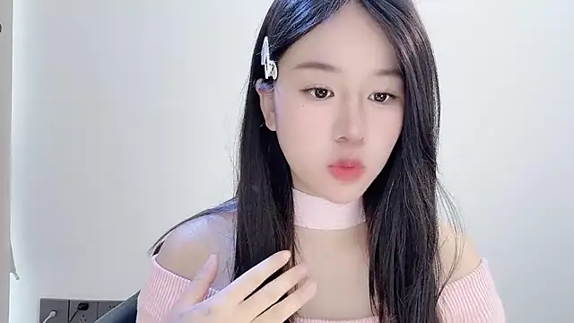 chloe-01 online show from 11/19/25, 03:17