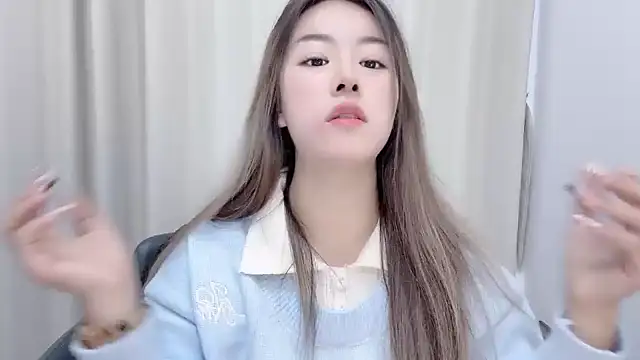 chloe-01 online show from 12/22/24, 04:17