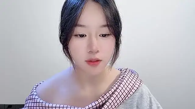 chloe-01 online show from 11/16/25, 03:00