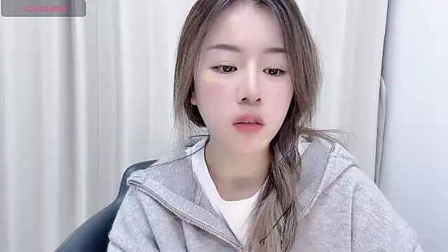 chloe-01 online show from 12/02/24, 04:05