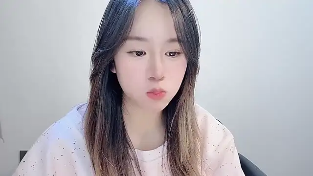 chloe-01 online show from 11/27/25, 03:12