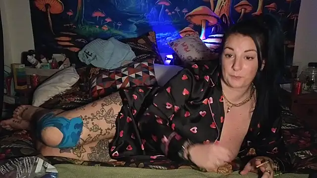 tattoomilf86 online show from 01/21/25, 10:51