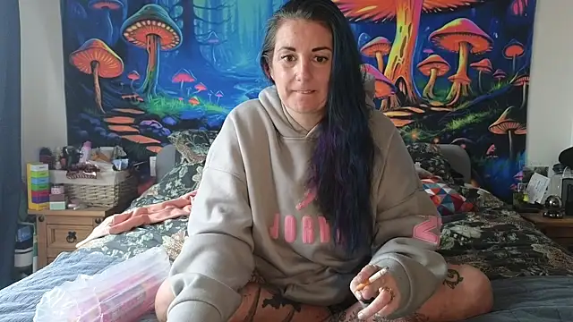 tattoomilf86 online show from 02/13/25, 02:42