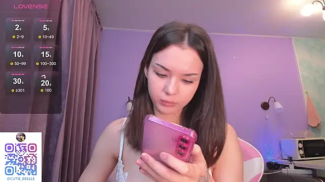 Snapshot of young_belle_ chatting on 01/24/25, 08:32 young belle online show from 01/24/25, 08:32