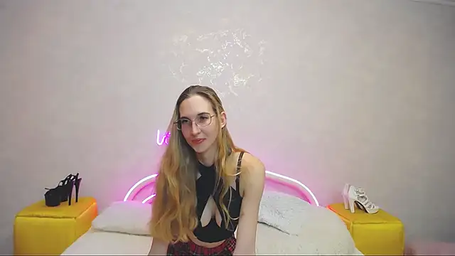 Snapshot of KlaryBrait chatting on 02/21/25, 03:43 KlaryBrait online show from 02/21/25, 03:43