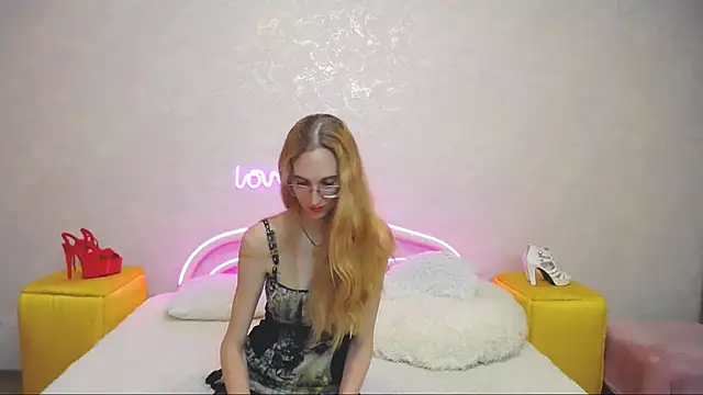 Snapshot of KlaryBrait chatting on 01/26/25, 01:25 KlaryBrait online show from 01/26/25, 01:25