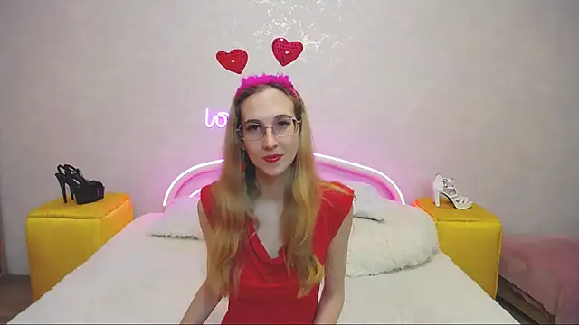 Snapshot of KlaryBrait chatting on 02/14/25, 02:12 KlaryBrait online show from 02/14/25, 02:12