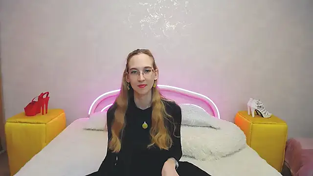Snapshot of KlaryBrait chatting on 01/21/25, 06:33 KlaryBrait online show from 01/21/25, 06:33