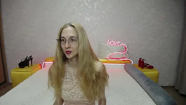 KlaryBrait online show from 11/21/25, 09:30