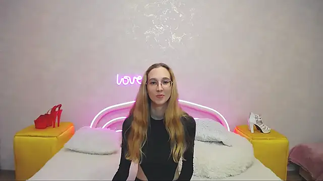 Snapshot of KlaryBrait chatting on 01/22/25, 02:35 KlaryBrait online show from 01/22/25, 02:35