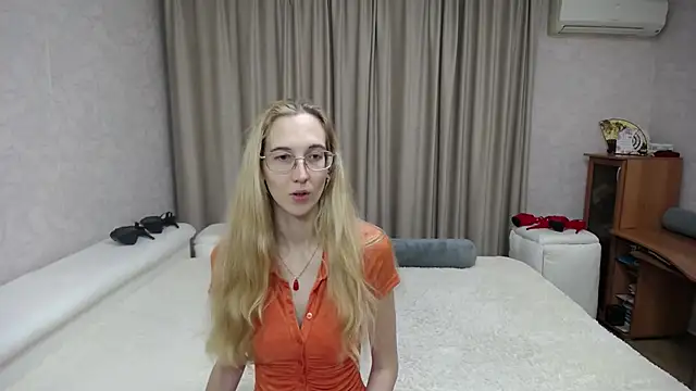 KlaryBrait online show from 11/30/25, 06:36