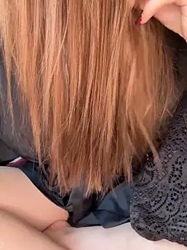 Mia harmati online show from 10/29/25, 02:27