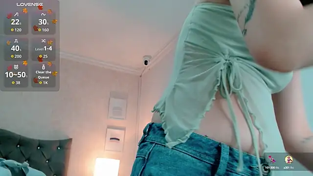 Snapshot of brooklove_doll chatting on 10/15/25, 07:00 brooklove doll online show from 10/15/25, 07:00