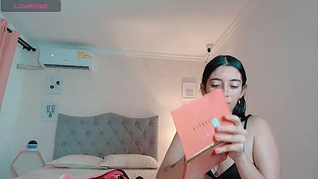 brooklove doll online show from 11/15/25, 08:46