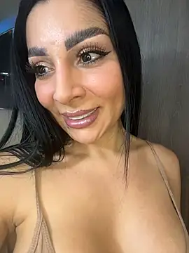 Snapshot of MOMALANA chatting on 03/01/26, 05:57 MOMALANA online show from 03/01/26, 05:57