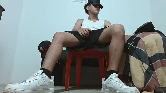 Snapshot of Macho_Dom chatting on 04/11/26, 10:57 Macho Dom online show from 04/11/26, 10:57