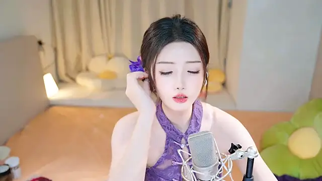 Eimile online show from 12/12/24, 06:21