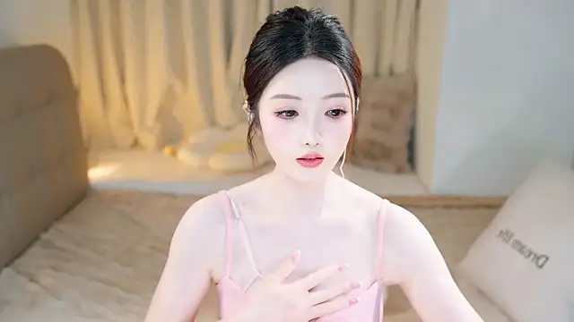 Eimile online show from 03/07/25, 06:11