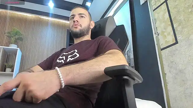 MaximusDick1  online show from 03/16/26, 11:47