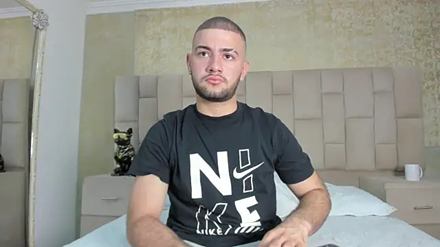 MaximusDick1  online show from 10/09/25, 03:18