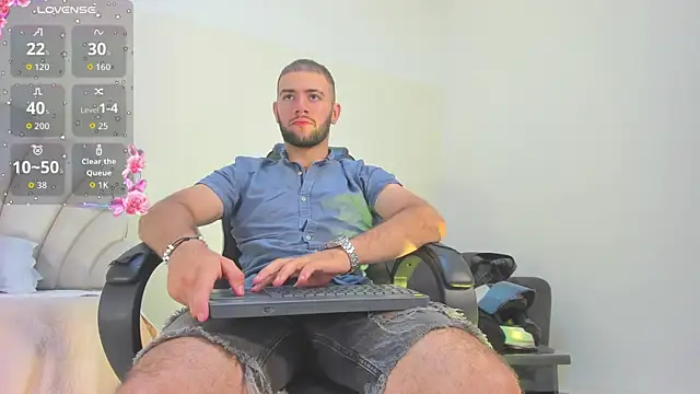 Snapshot of MaximusDick1_ chatting on 07/17/26, 12:24 MaximusDick1 online show from 07/17/26, 12:24