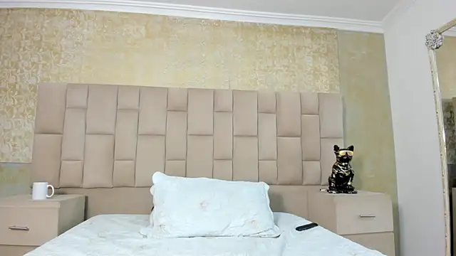 MaximusDick1  online show from 10/27/25, 04:02