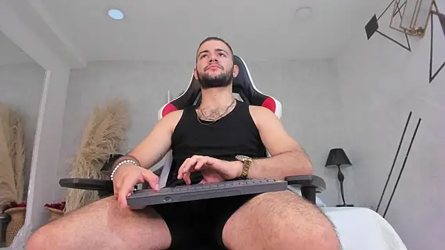 MaximusDick1  online show from 05/17/26, 12:16