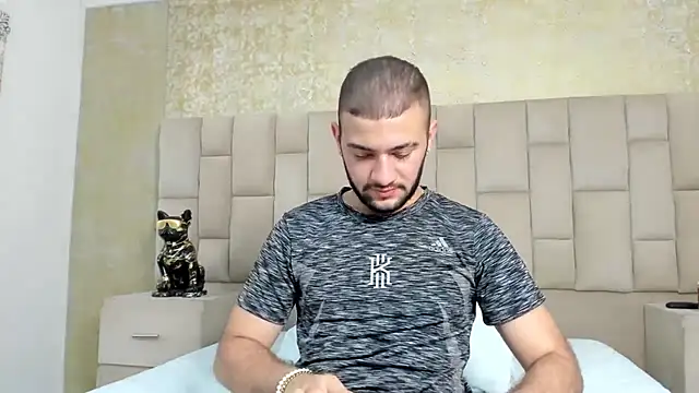 MaximusDick1  online show from 11/05/25, 04:26