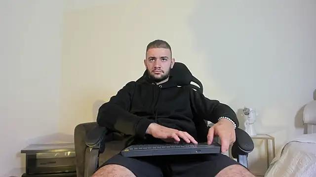 Snapshot of MaximusDick1_ chatting on 06/30/26, 12:05 MaximusDick1 online show from 06/30/26, 12:05