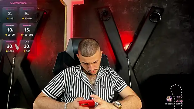 MaximusDick1  online show from 09/26/25, 03:57