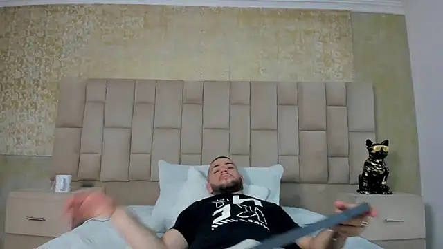 MaximusDick1  online show from 10/12/25, 03:52