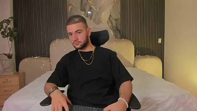 MaximusDick1  online show from 05/02/26, 12:10