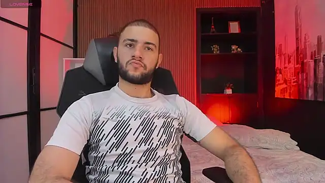 MaximusDick1  online show from 03/19/26, 12:16