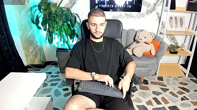 MaximusDick1  online show from 01/12/26, 03:35