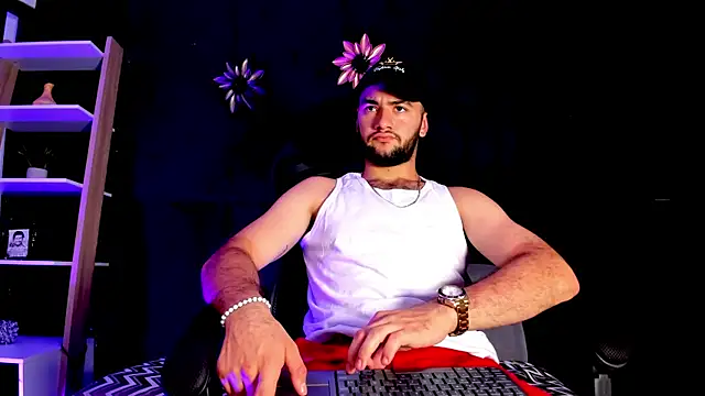 MaximusDick1  online show from 12/16/25, 04:28