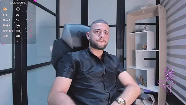 MaximusDick1  online show from 09/27/25, 08:04