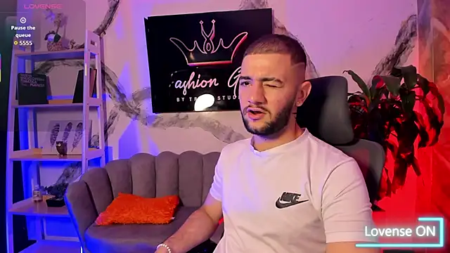 MaximusDick1  online show from 01/16/26, 03:54