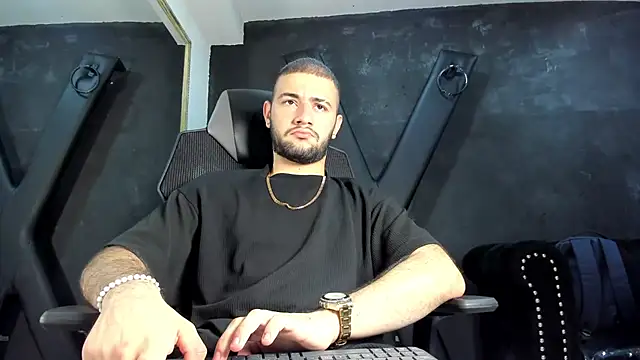 MaximusDick1  online show from 10/06/25, 03:40