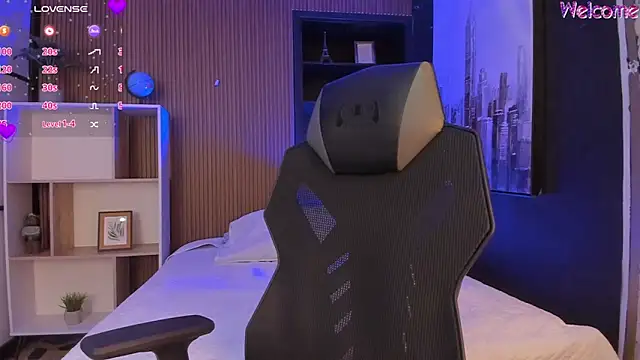 MaximusDick1  online show from 03/21/26, 12:42