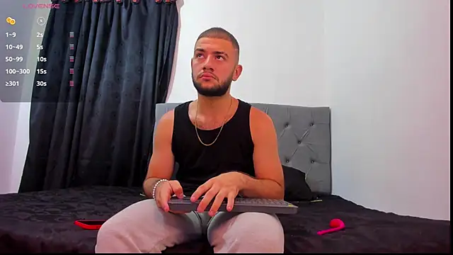 MaximusDick1  online show from 12/03/25, 04:13