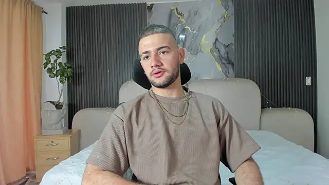 MaximusDick1  online show from 05/03/26, 12:09